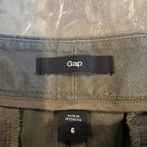 GAP bundle of 2 pairs of shorts - Picture 3 of 7